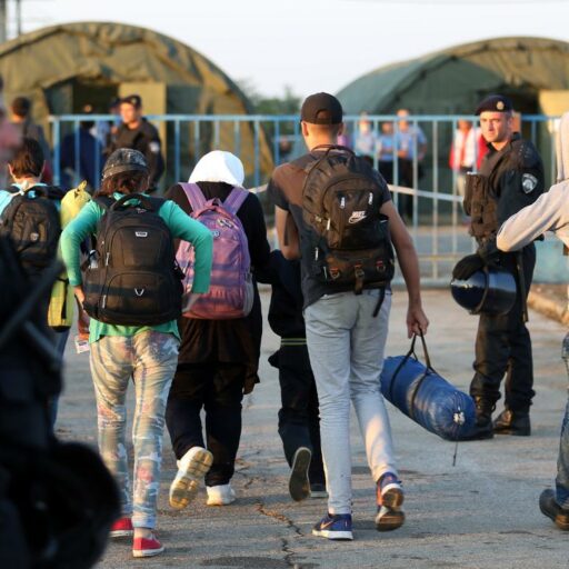 Parlament Europejski przyjmuje nowy pakt o migracji i azylu